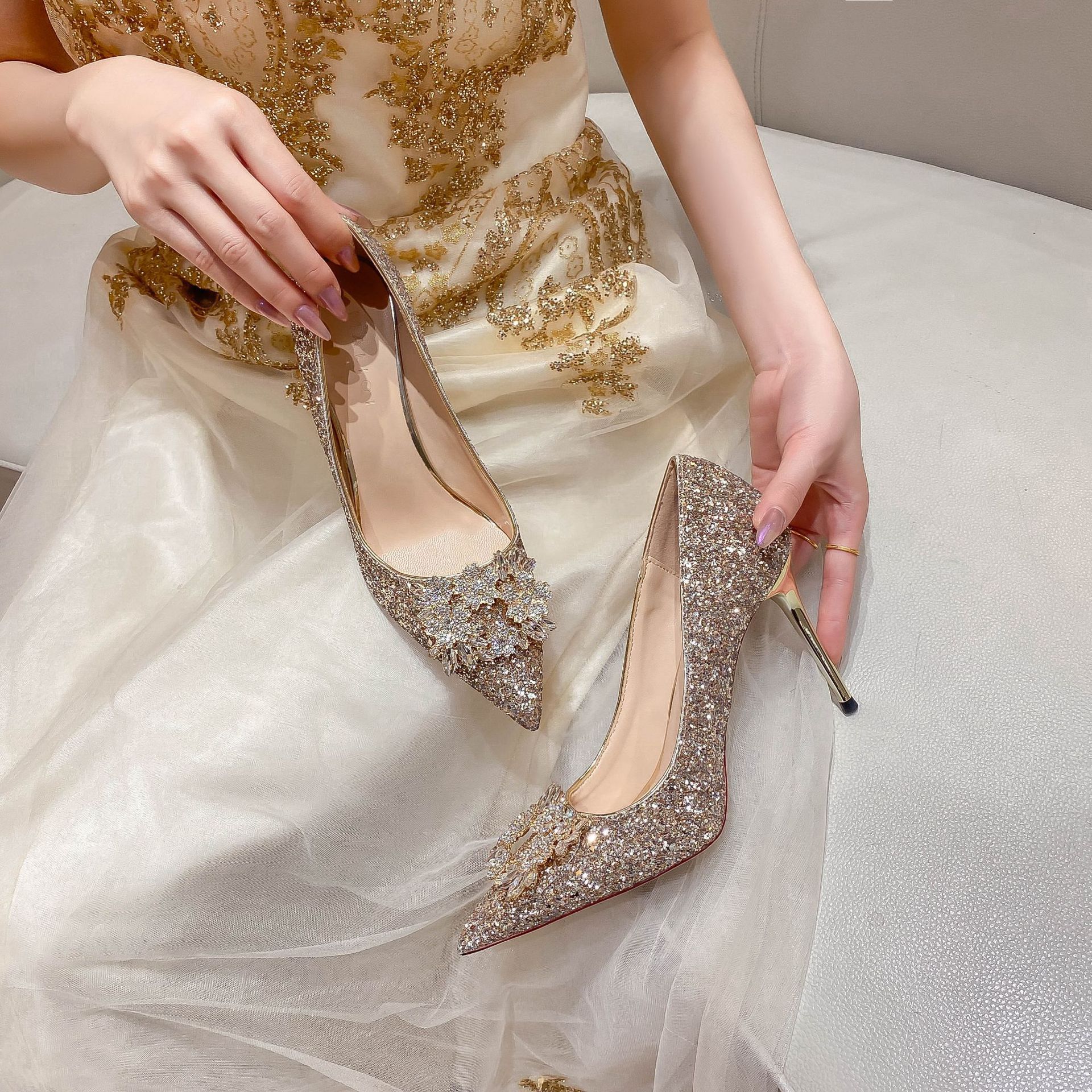 水晶婚鞋喜娘秀水钻花亮片婚纱高跟鞋