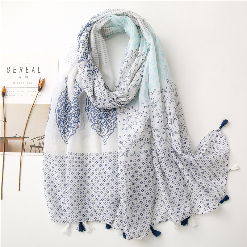 Korean Fashion Wild Color Matching Floral Sunscreen Shawl Travel Scarf display picture 3