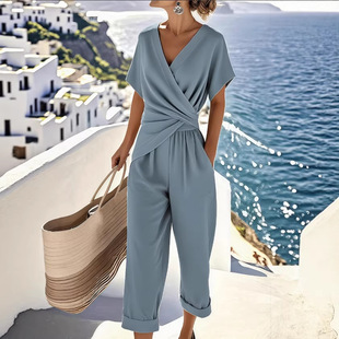 ���QŮ�b�W���羳�ļ���Ʒ����վ���uͨ�r�м�ɫ��Ҏ�t�������b