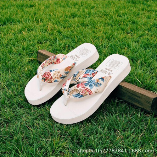 Women's Outdoor Worn-Thigh Thick Sole Flap Sandals with Flowers