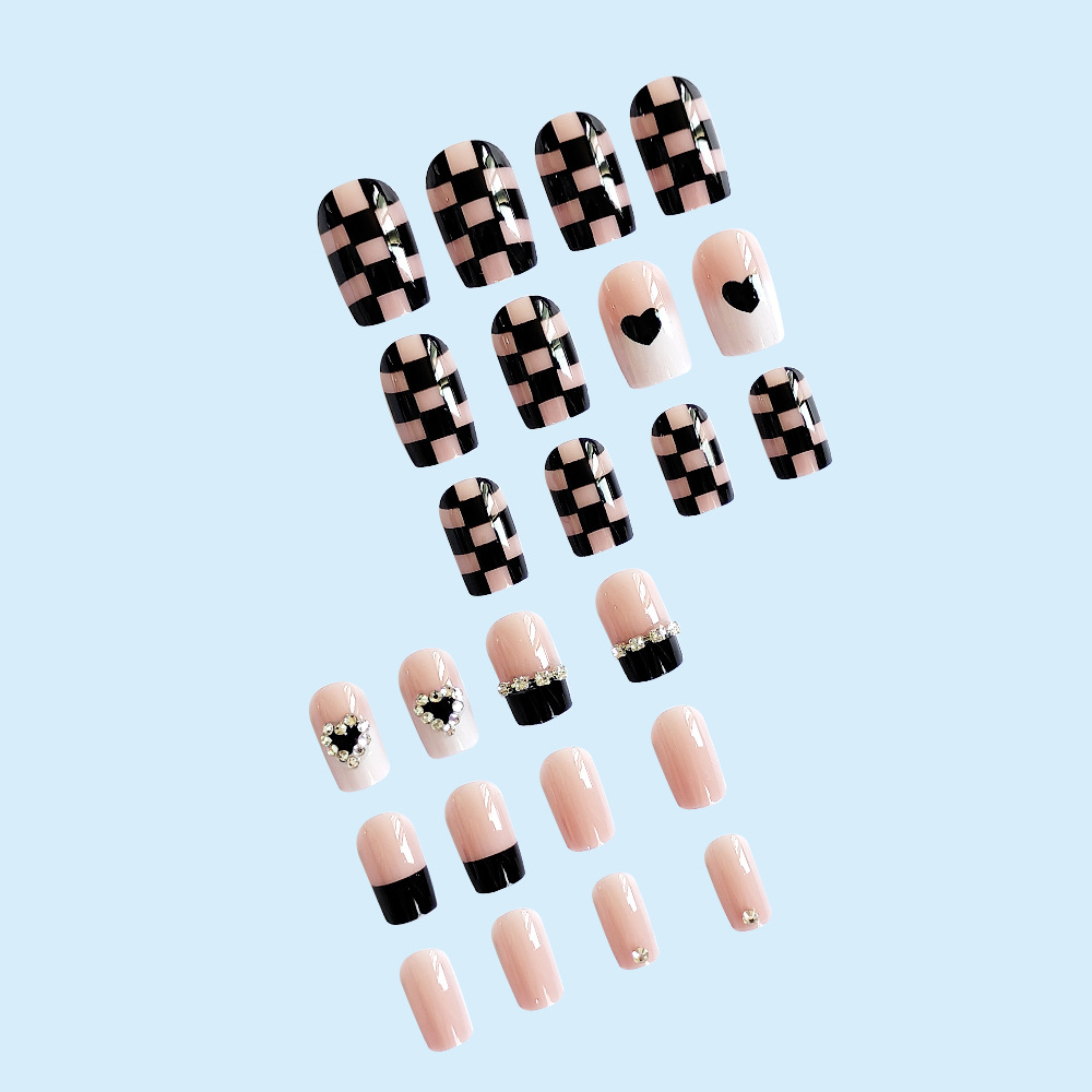 Ventas transfronterizas calientes de diamantes para usar uñas de base de polvo cuadrícula amor moda manicure estilo dulce y elegante parche de uñas