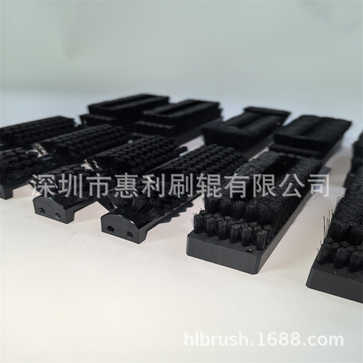 惠利铝合金辊刷铝合金板刷防静电毛刷清洗除尘毛刷辊厂家铝板辊刷