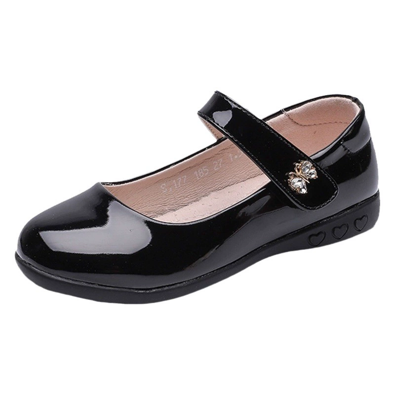 Девушка черная обувь принцессы с бантиками из страз