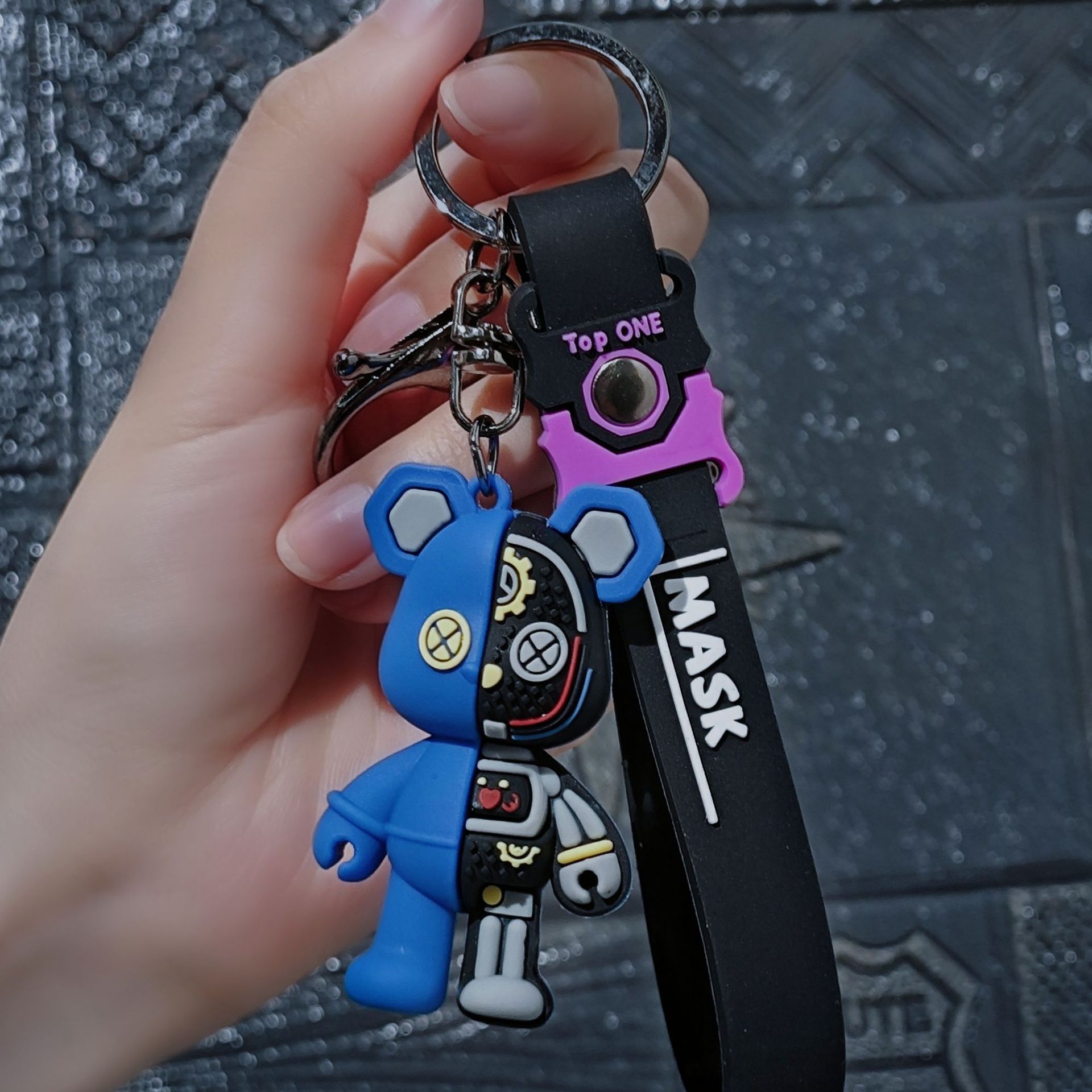 Oso mecánico llavero muñeca colgante coche llavero accesorios hombres y mujeres bolso muñeca adornos pequeño regalo al por mayor