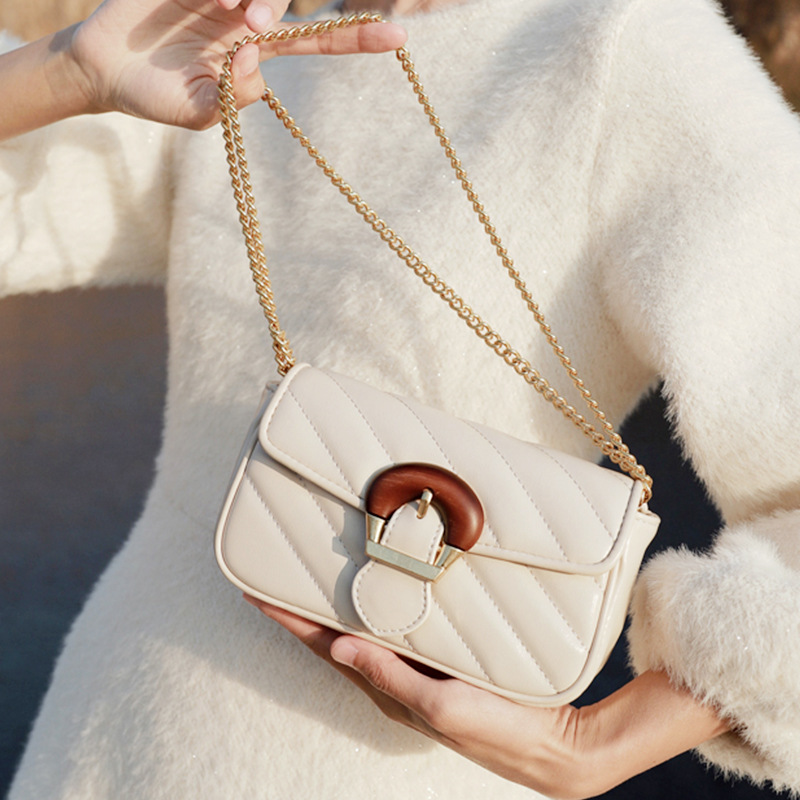 Chanel estilo ligero bolso de hombro de lujo 2023 nuevo nicho bordado hilo cadena bolsa de alta calidad mini bolsa de mensajero pequeña bolsa