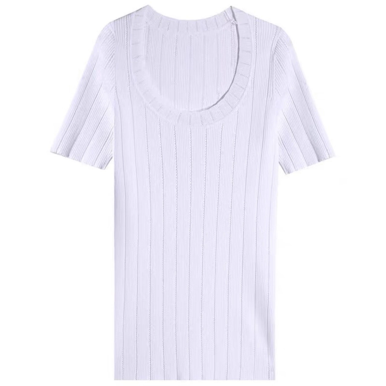 Quality white sweater with a round collar, with short sleeve