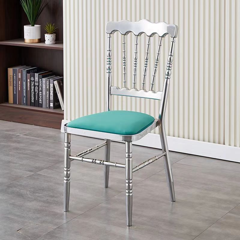 Sillas de comedor domésticas nórdicas lujosas modernas de hierro forjado simple respaldo mesa de negociación taburetes minimalistas restaurante hotel lujo