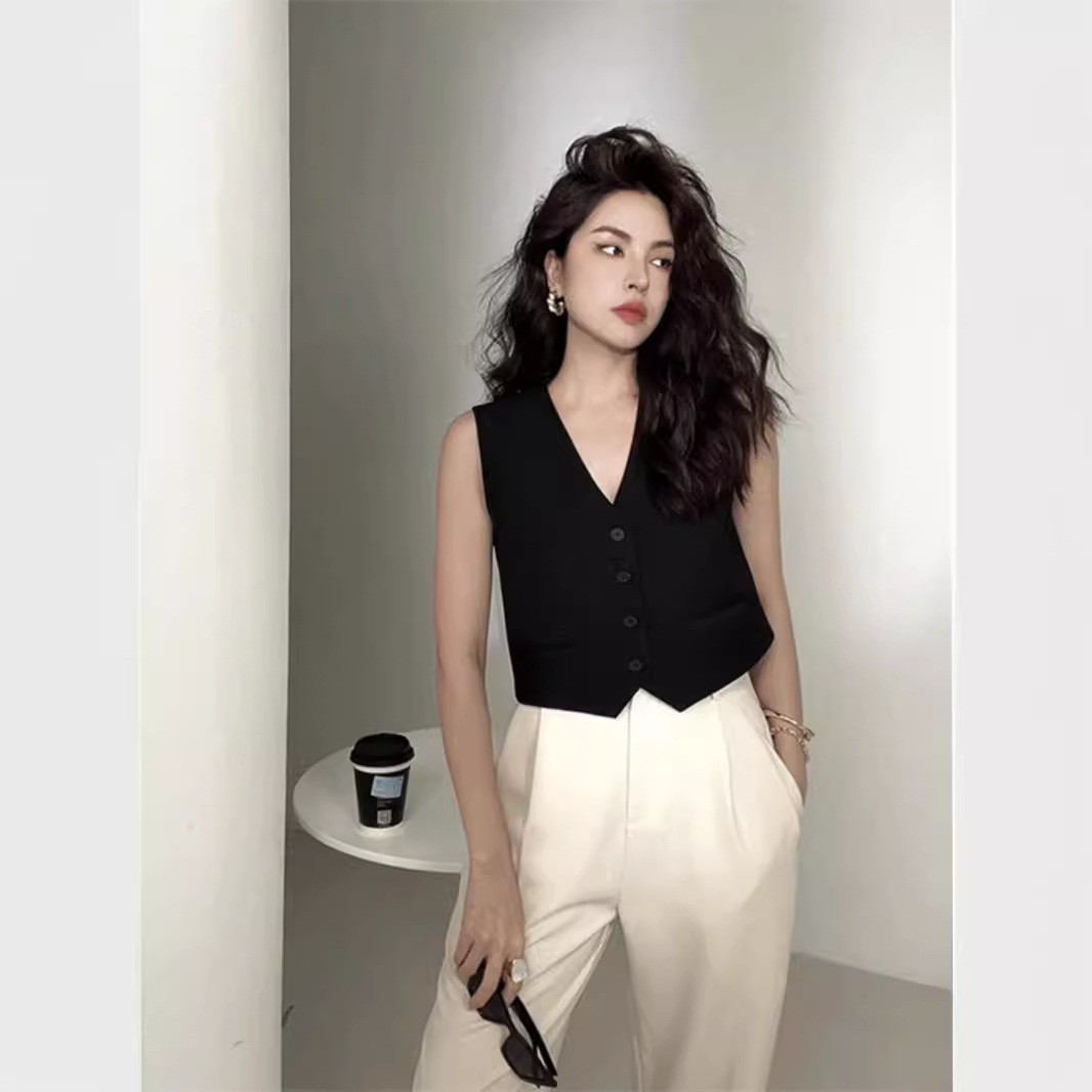 Women's Black Suit Vest Jacket, Spring/Summer 2024 New Arrival, V-neck Short Vest, Sleeveless Layered Top