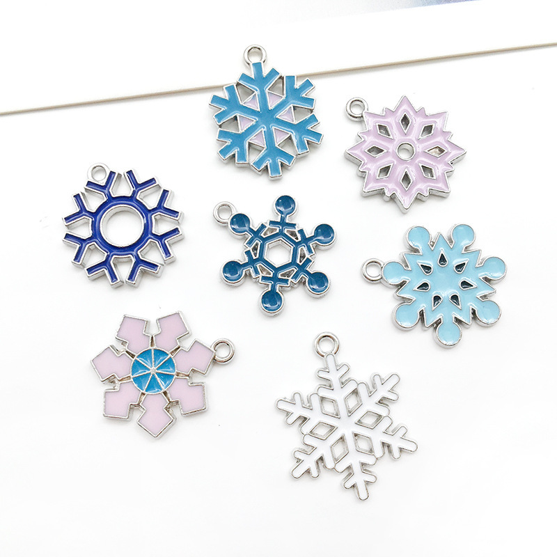 2g Weight Pendant Jewelry Making Type 16 * 21mm, 18 * 20mm, 18 * 21mm Jewelry Making Size DIY Jewelry Accessories Classification 1 Piece Quantity Alloy Material Christmas Festival Snowman, Snowflake, Elk Pattern Enamel Design Casual, Simple Style Style 1 Piece 16 * 21mm 18 * 20mm 18 * 21mm Alloy Snowman Snowflake Elk Pendant 8