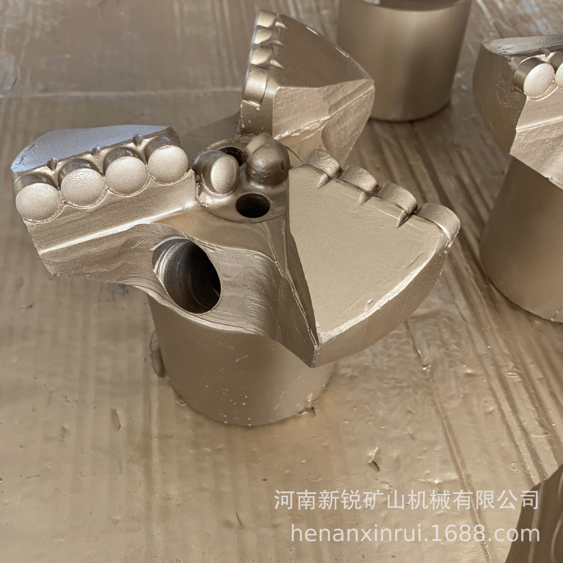 厂家供应金刚石钻头PDC复合钻头钻探设备合金钻头烧结体钻头包邮