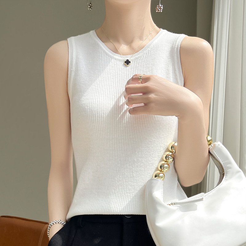 Summer T-shirt for leisure