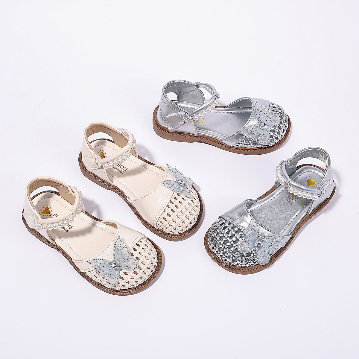 Niñas sandalias 2026 verano nuevos niños respirantes huecos zapatos de arco suave zapatos princesa para niños