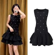 2024秋季新款重工钉珠气质时尚修身显瘦黑色圆领无袖蛋糕连衣裙