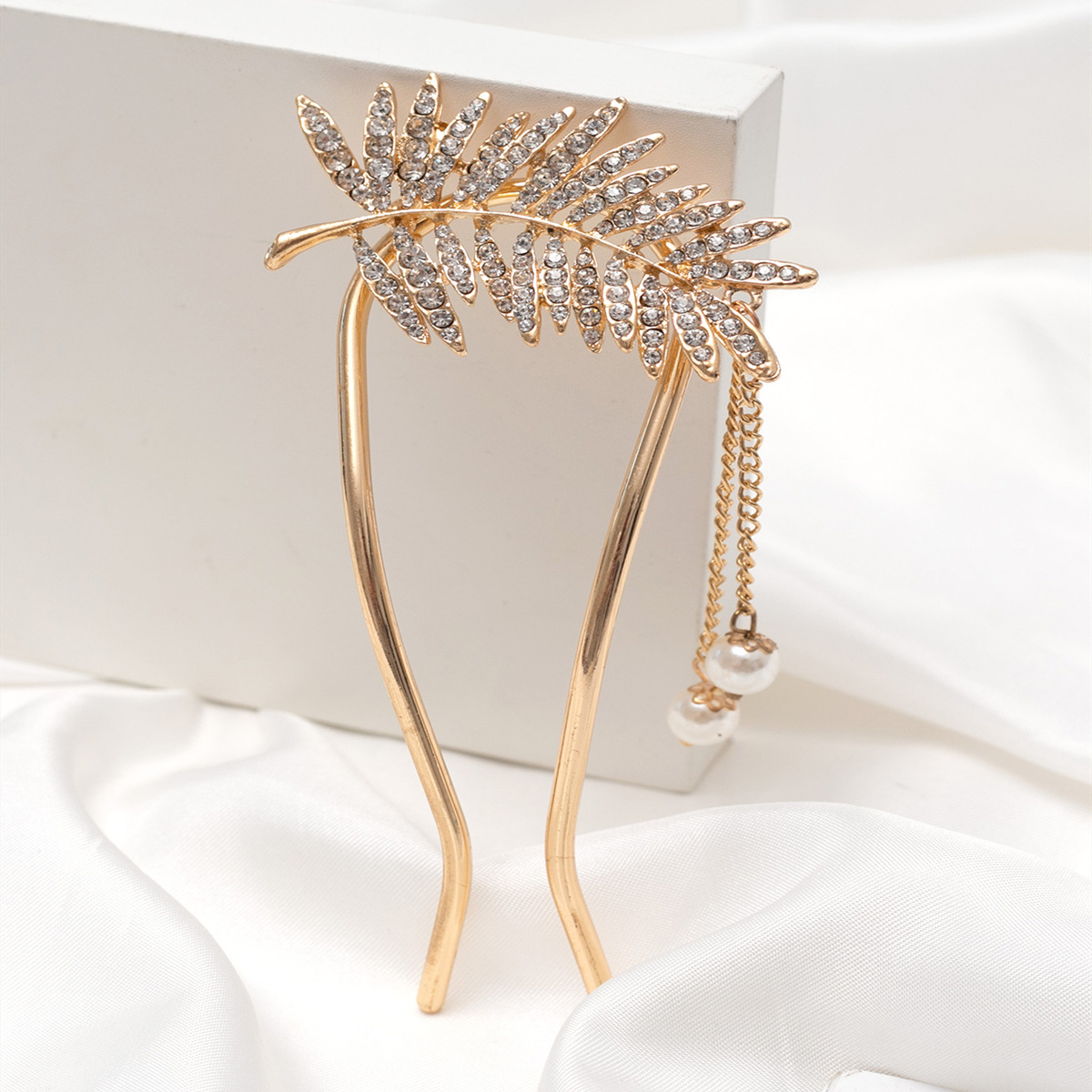 Estilo coreano de moda de metal pluma en forma de U horquilla exquisita borla antigua horquilla de pelo cabeza de bola rizador de pelo tocado al por mayor