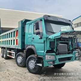 供应优质工程自卸车豪沃新款6×4渣土车驾驶室内饰图片