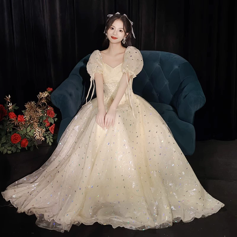 Вечернее платье для женщин 2025: новая элегантная модель для торжественных мероприятий, банкетов, выпускных и помолвок