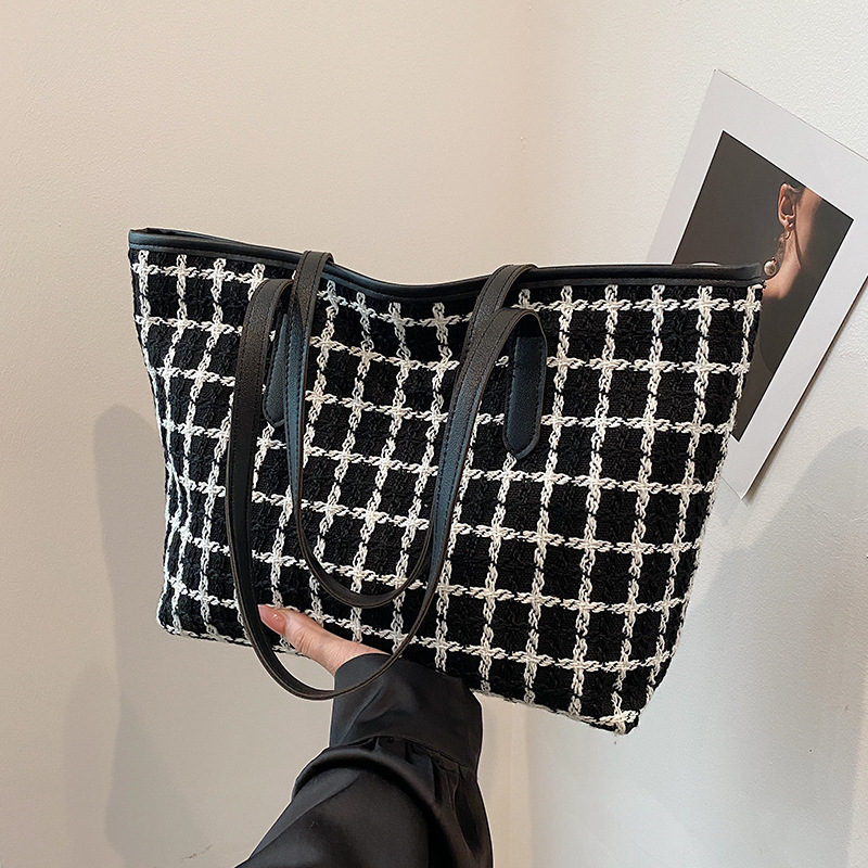 Fashion Simple Shoulder Bag Retro Casual Large Capacity Bag 2024 New Plaid Bag Women's Bag Portable Tote Bag Fashion Simple Shoulder Bag Retro Casual Large Capacity Bag 2024 New Plaid Bag Women's Bag Portable Tote Bag