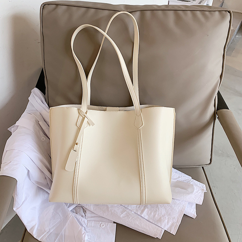 Bolso transfronterizo de las nuevas mujeres bolsa de gran capacidad de superficie blanda bolsa de mano de moda europea y americana bolsa de mensajero de hombro de las mujeres