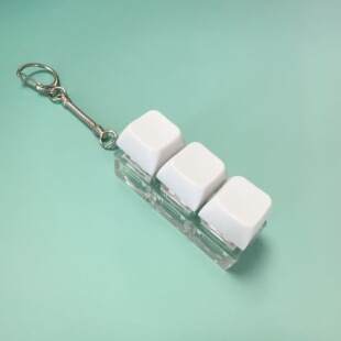 Cross-border PC shell decompression 3-key Macaron decompression keyboard pendant fingertip press creative heart keychain