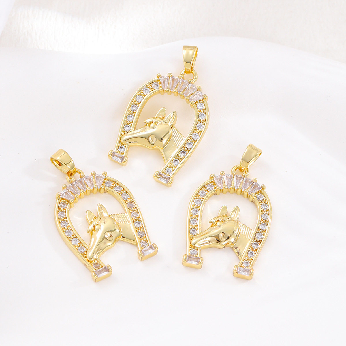 Creativo transfronterizo europeo y americano nuevo estilo joyería collar de unicornio Amazon cobre circón escalera blanca cuadrado colgante en forma de U mujer