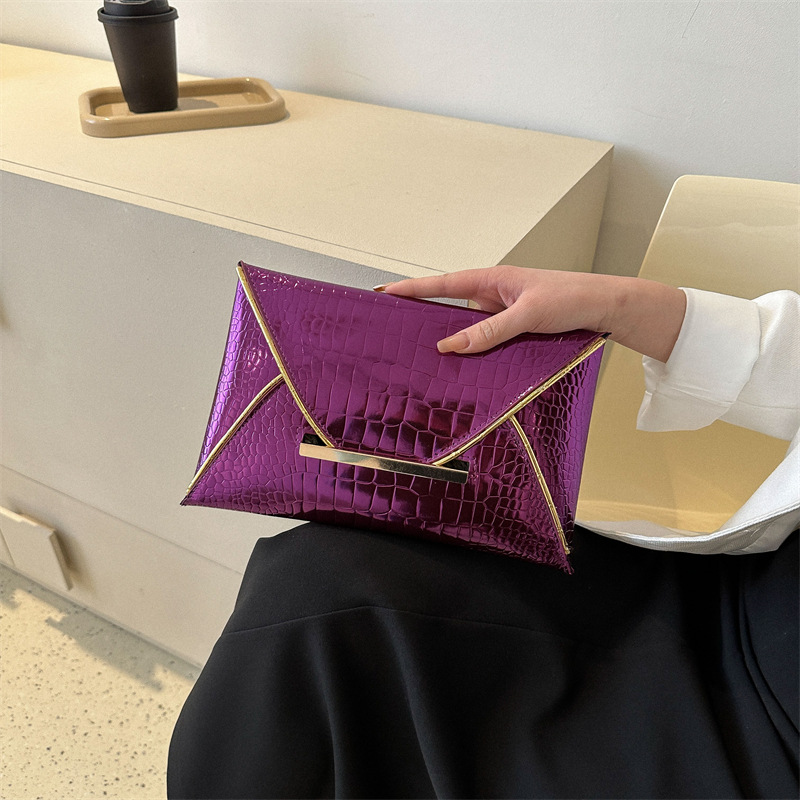 跨境新款信封手拿包女个性时尚简约晚宴包高级感小众设计包包