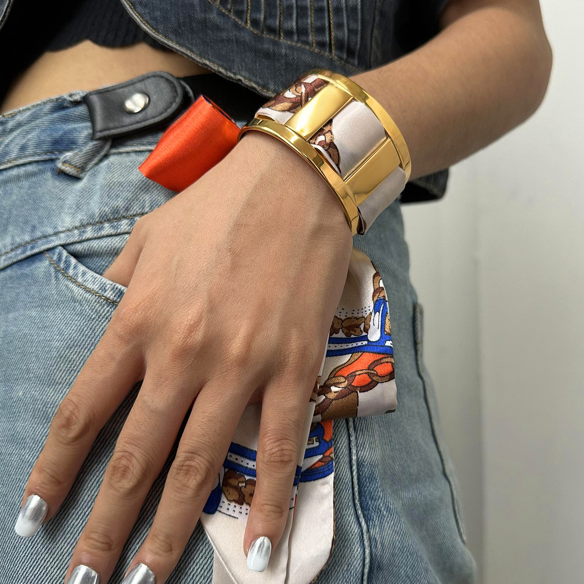 Jieding Diadema larga de poliéster de seda de imitación europea y americana, cinta de impresión de color rojo y blanco, accesorios de diseño de todo fósforo transfronterizos