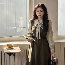 微胖mm绿色学院风森系连衣裙女假两件长袖收腰遮肚大码女装长裙子