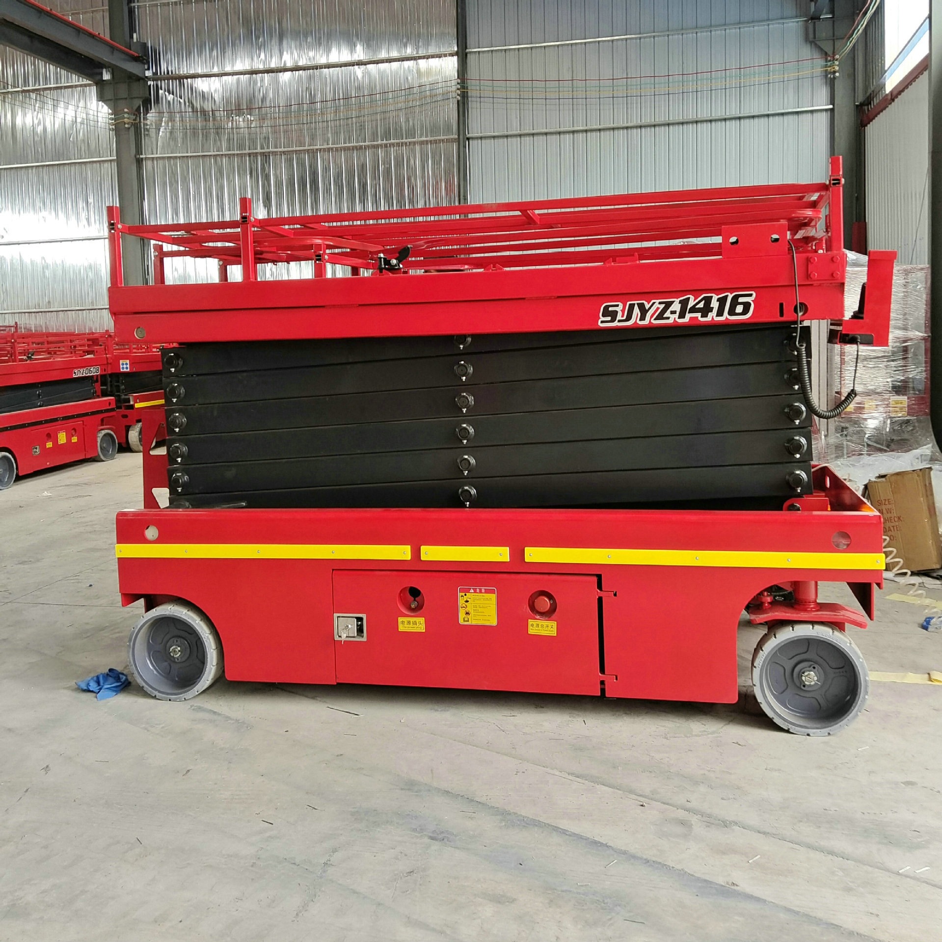 Cross-Border New Product: Self-Propelled Aerial Lift Platform Equipment, Mobile Hydraulic Scissor Lift for High-Altitude Work