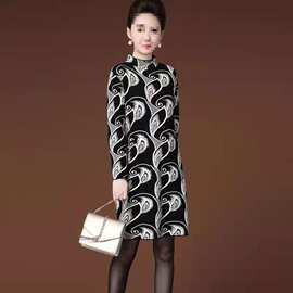 连衣裙秋冬季修身百搭长袖大码中长款民族风遮肚显瘦加薄绒裙