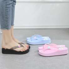 美人桥四季底人字拖女外穿夏季松糕鞋轻便防滑增高沙滩夹脚凉拖鞋