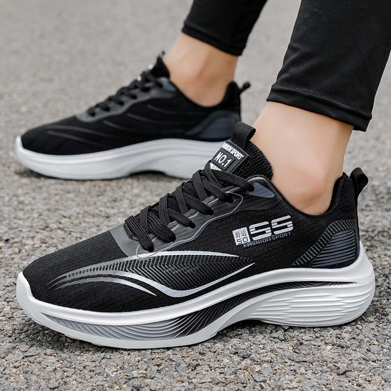 Zapatos de hombre primavera juvenil mesh transpirable flying sneakers suela suave estilo de moda personalidad delgada ultra suave anti-derrapante zapatos de moda