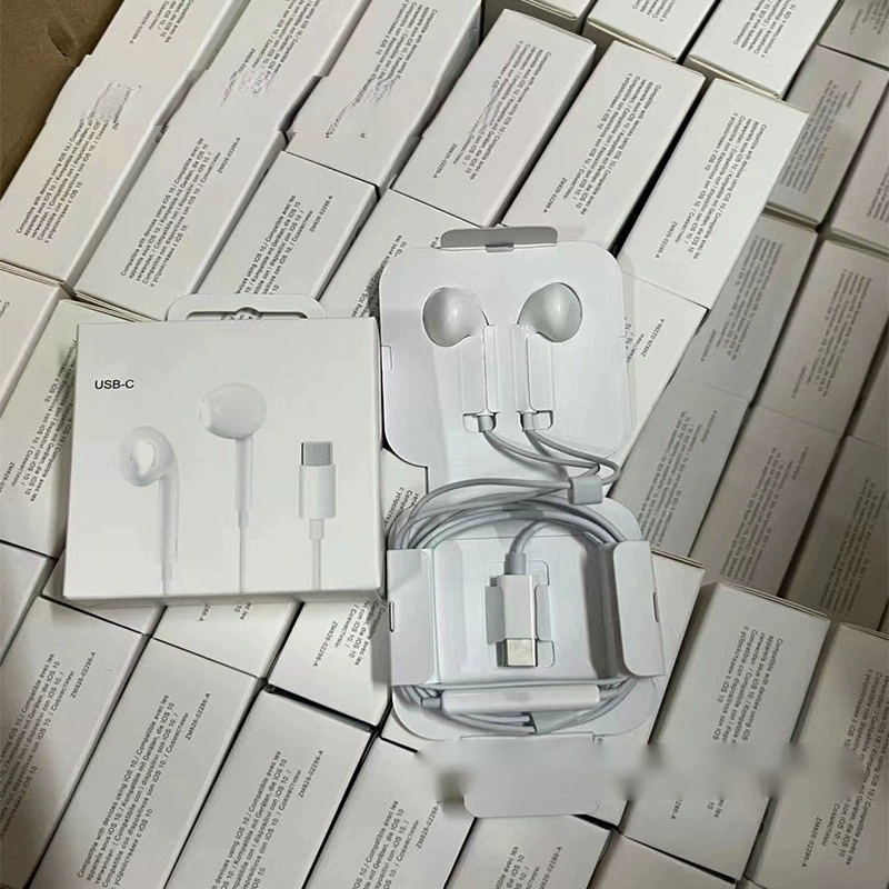 Наушники EarPods (Apple) USB-C для iPhone 15 / 15 Pro Max, проводной пульт управления, белые