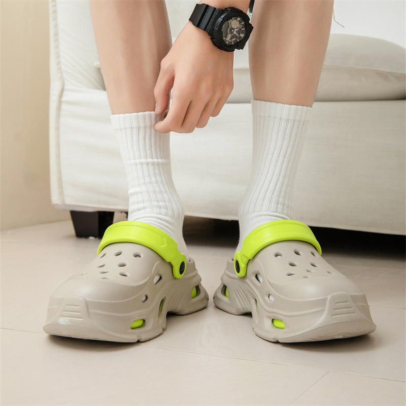 Zapatos con agujeros de suela gruesa para hombres verano 2025 nueva moda pisando mierda sandalias de playa antideslizantes zapatillas Baotou señoras