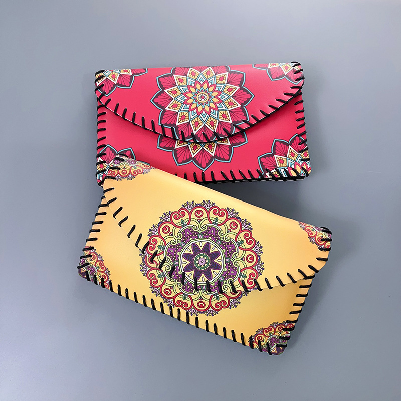 2024新品民族风女士单肩手机包大容量小背包特色彩印手工缝斜挎包