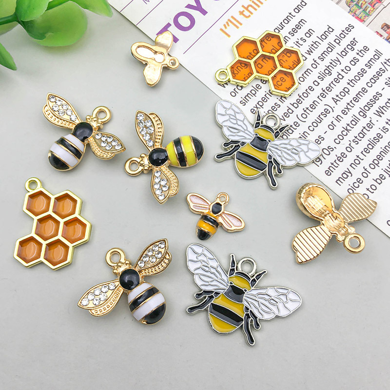 2g Weight Pendant Jewelry Making Type DIY Jewelry Accessories Classification 5 Models, 2 Each, 10/Bag Quantity Alloy Material Bee Pattern Cartoon Style Style Enamel, Enamel Craft Yellow Color 5 Models, 2 Each, 10/Bag Alloy Bee Pendant DIY Jewelry Accessories 6