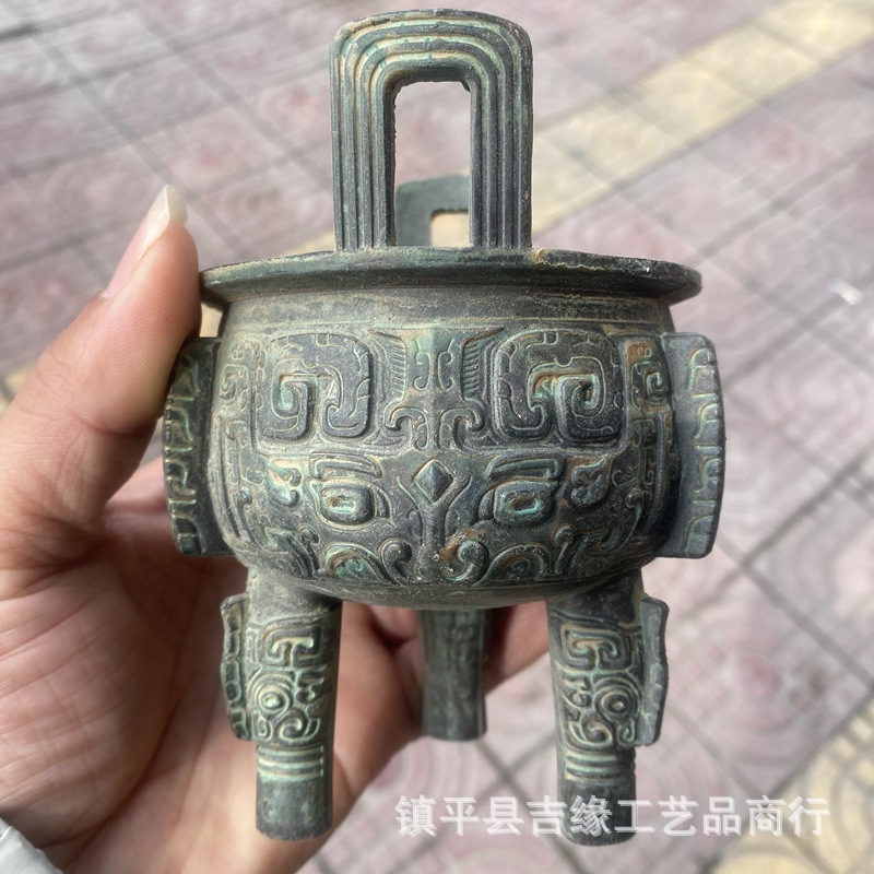 圆鼎仿古青铜色双耳三足浮雕鼎摆件香炉做旧工艺品合金司母戊鼎