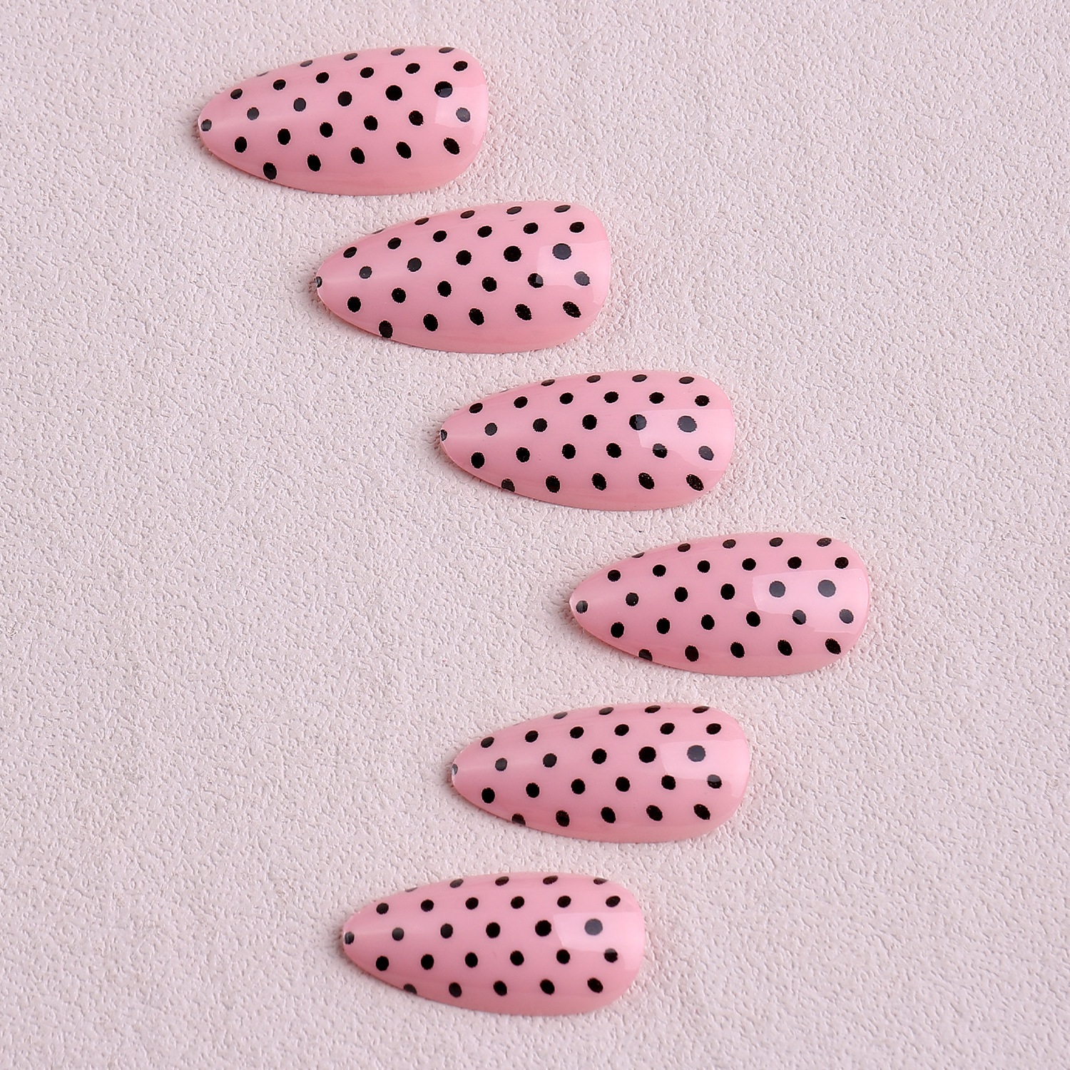 波点蝴蝶结立体美甲