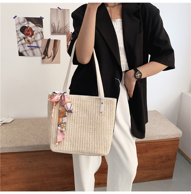 Fashion Bows Large-capacity Shoulder Straw Woven Bag Wholesale display picture 1