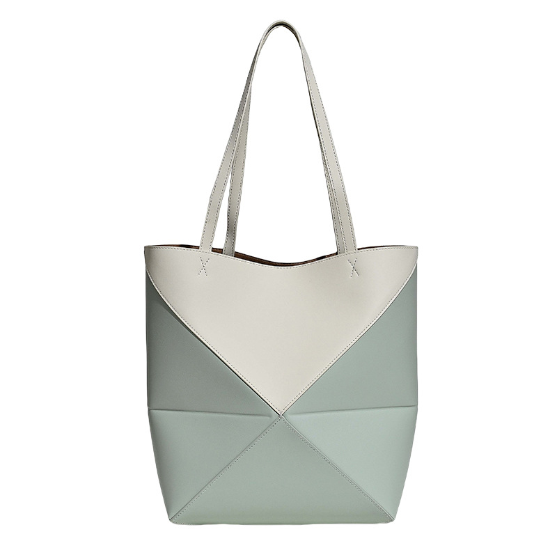 버블 그린이 있는 흰색