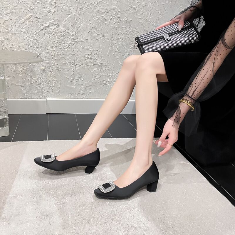 Square Buckle Satin Thick Heel Flat Shoes Square Toe Fu Root High Heels Rhinestone High Heels Retro Wedding Shoes New Style Square Buckle Satin Thick Heel Flat Shoes Square Toe Fu Root High Heels Rhinestone High Heels Retro Wedding Shoes New Style
