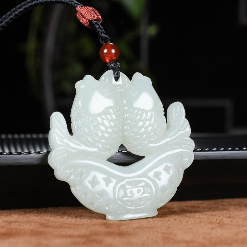 Mặt dây chuyền ngọc Hetian Tân Cương tự nhiên hình Song Ngư cầu may mắn chi tiết 2