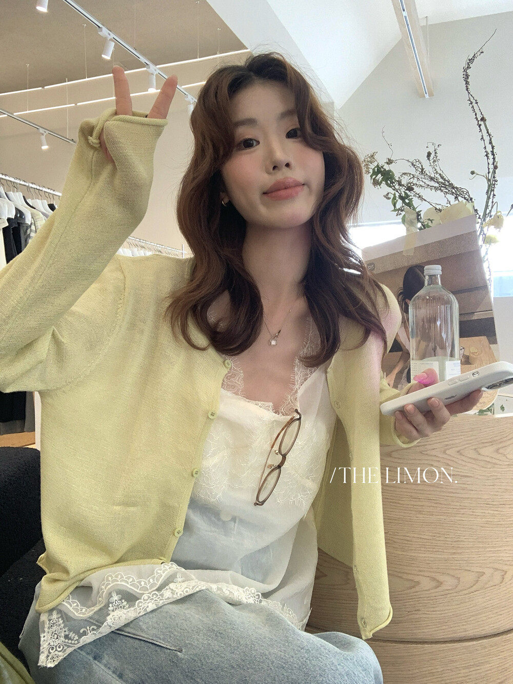 Áo khoác cardigan nữ cổ tròn chất liệu tre đũi chống nắng mỏng nhẹ — Đỏ thẫm, Xám cacbon, trắng ngà, xanh nhạt chi tiết 27