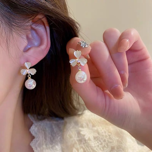 S925 Silver Needle Cat's Eye Stud Earrings Clover Pearl Earrings Korean Style Small Fragrance Style High-end Niche Design Earrings