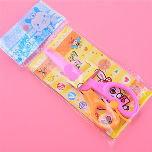 Children's handmade plastic spring scissors, student cartoon scissors, no blades, no harm to hands, paper cutting, hand scissors with packaging wholesale