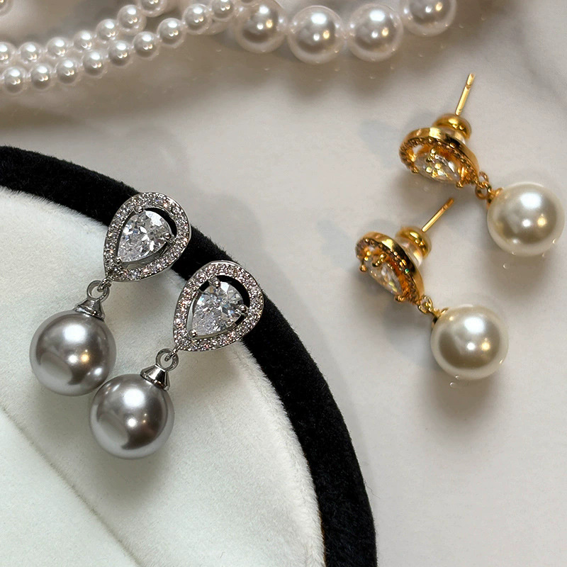 Orecchini a lobo a goccia in argento 925 con zirconi 5a_voghion.com
