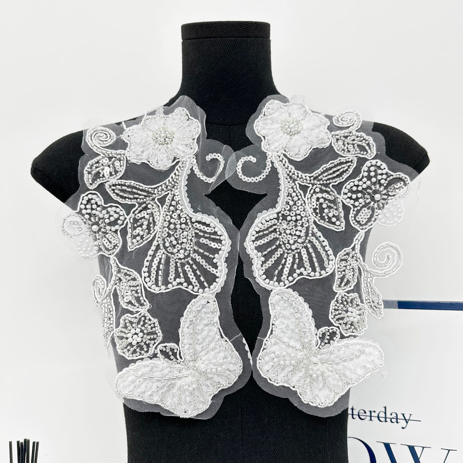 Blanco encaje bordado pegatinas de encaje floral vestido de boda DIY accesorios multi-tamaño floral mariposa decoración simétrica image 6