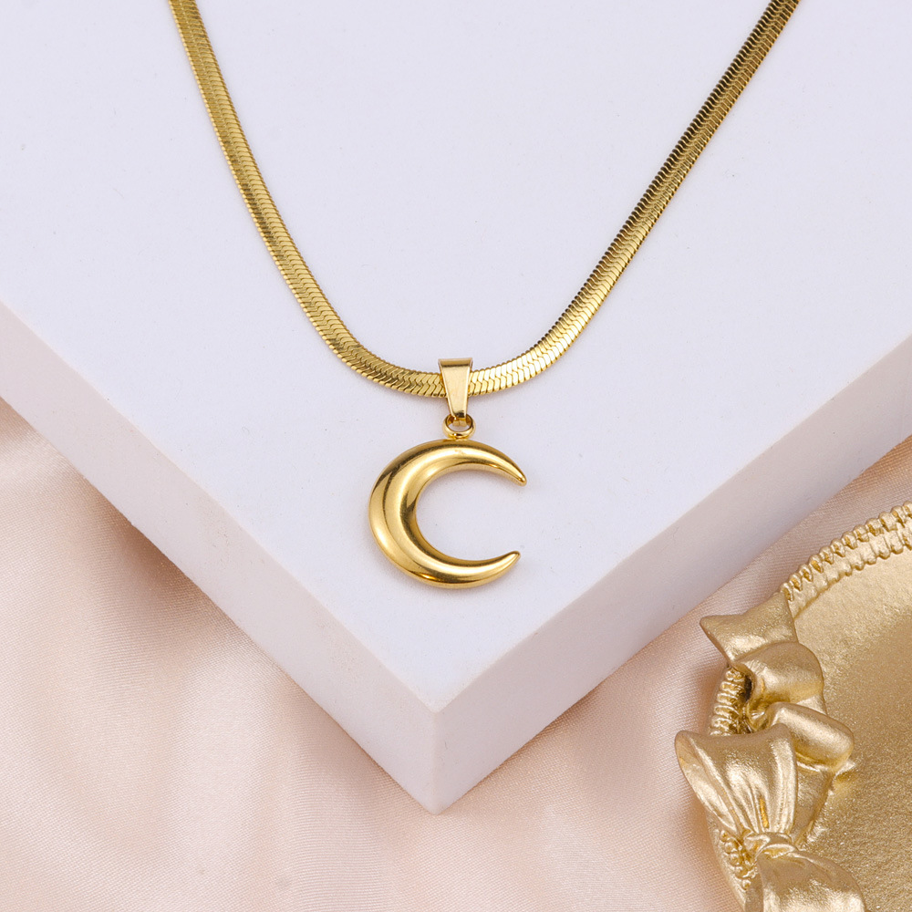 Simple Style Moon Titanium Steel Plating Pendant Necklace 1 Piece display picture 5