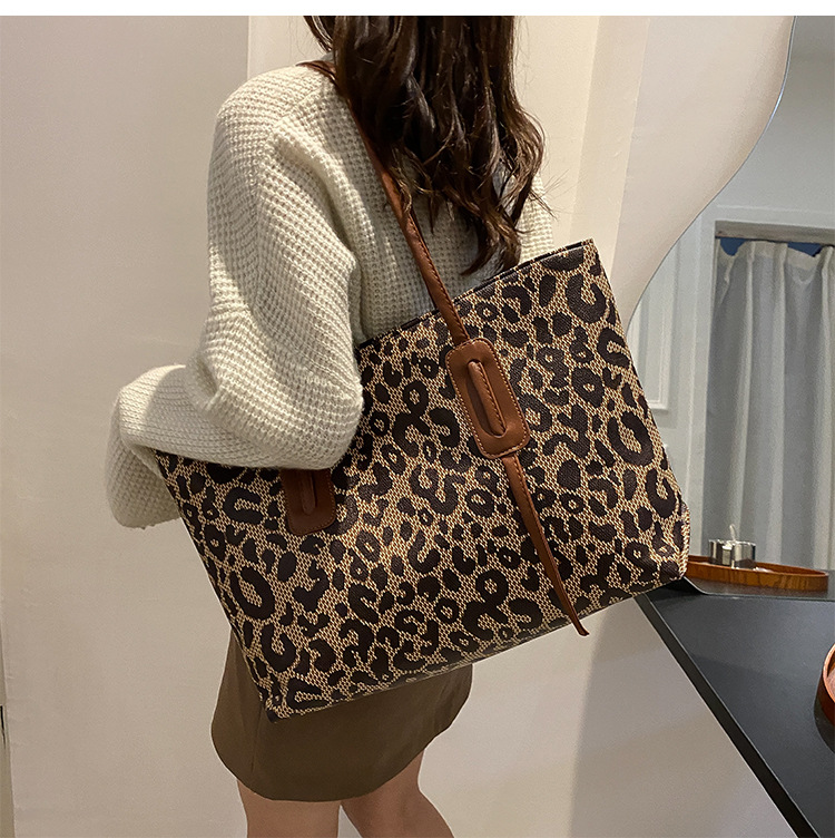 Women's Large Pu Leather Leopard Vintage Style Zipper Tote Bag display picture 25