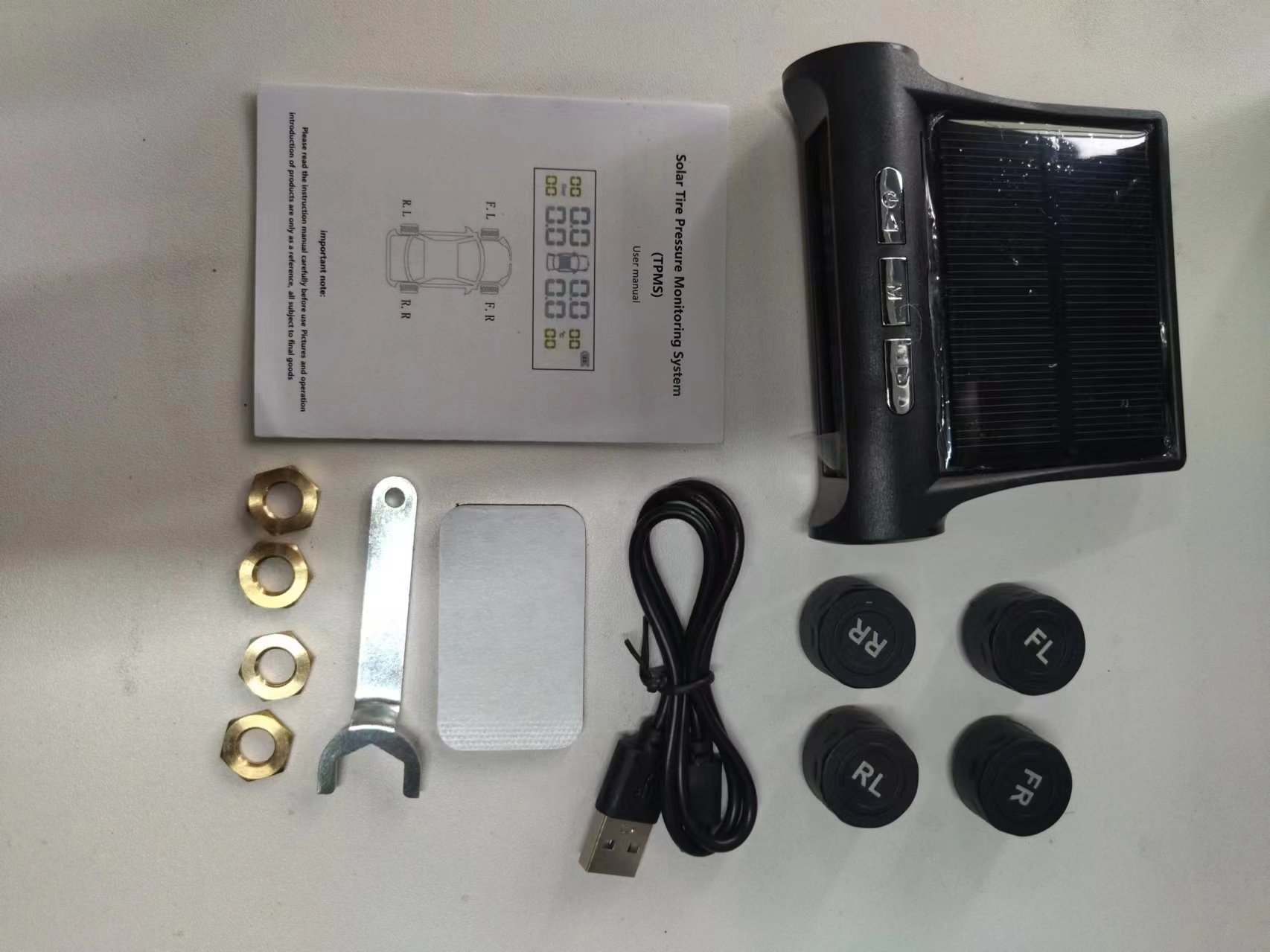 Vehicle-Mounted Solar Tire Pressure Monitoring System Four-Wheel Tire Pressure Monitor High-Precision Detector Sensor Tpms