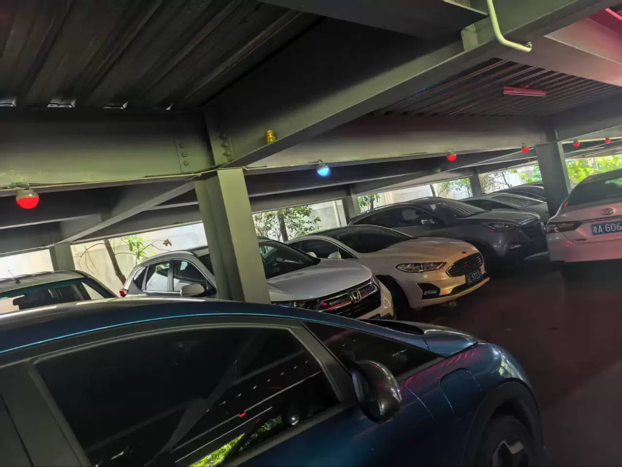 停车场超声波车位检测器诱导系统 剩余车位显示屏引导系统 红绿灯